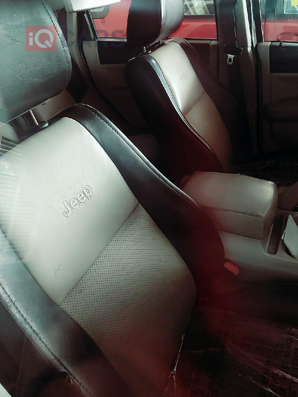 جیپ گراند شیرۆکی